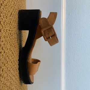 FLASH SALE Brown strappy shoes with mini heel!!